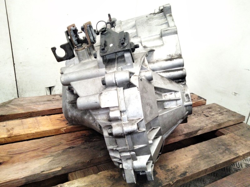 Recambio de caja cambios para volvo s60 berlina 2.4 diesel cat referencia OEM IAM P9482078  