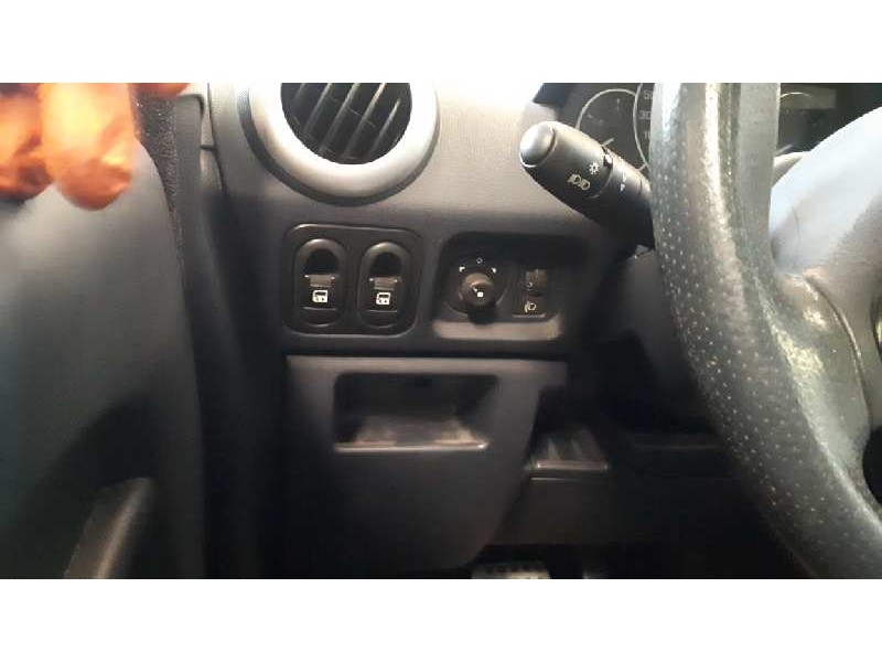 peugeot 1007 del año 2006