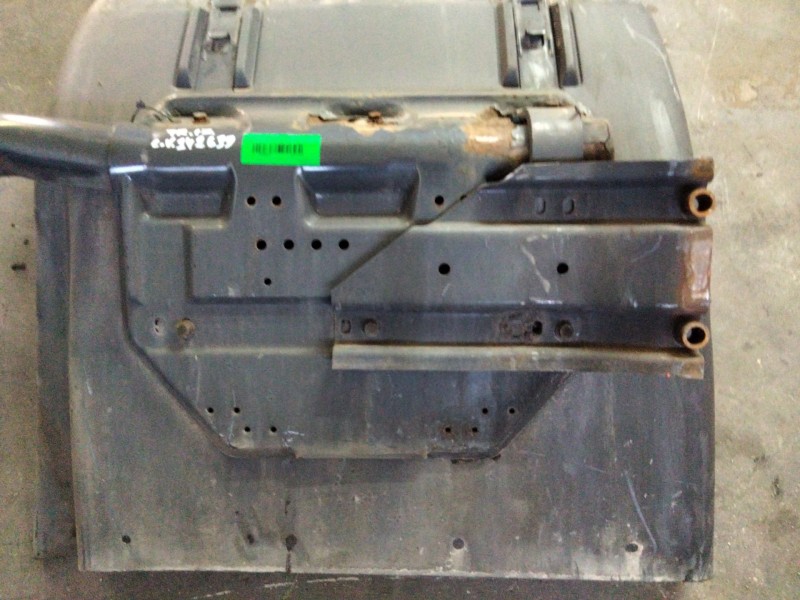 Recambio de guardabarro trasero izquierdo para scania r480 referencia OEM IAM   