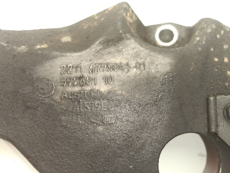 Recambio de soporte motor izquierdo superior para bmw serie 1 coupe (e82) referencia OEM IAM 2211677504101  