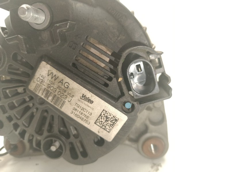 Recambio de alternador para seat leon (5f1) 2.0 tdi referencia OEM IAM 03L903023J  