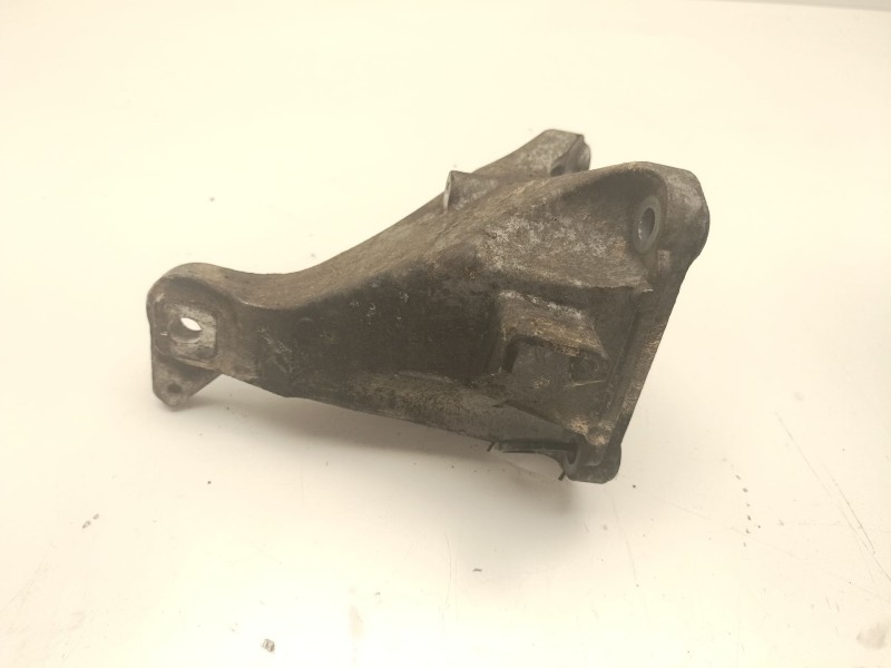 Recambio de soporte motor derecho inferior para bmw serie 1 berlina (e81/e87) referencia OEM IAM 2211678191601  