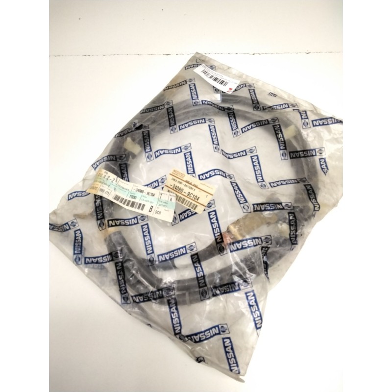 Recambio de cable positivo de bateria para nissan vanette cargo furgón (hc 23) 1.6 i referencia OEM IAM 240809C104  