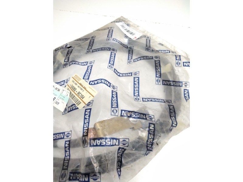 Recambio de cable positivo de bateria para nissan vanette cargo furgón (hc 23) 1.6 i referencia OEM IAM 240809C104  