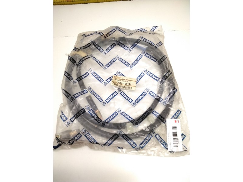 Recambio de cable positivo de bateria para nissan vanette cargo furgón (hc 23) 2.0 d referencia OEM IAM 240809C104  