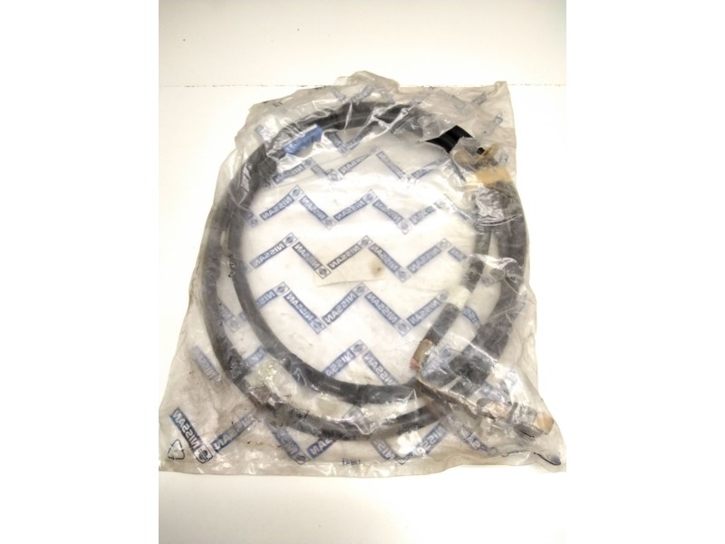 Recambio de cable positivo de bateria para nissan vanette cargo furgón (hc 23) 2.0 d referencia OEM IAM 240809C104  