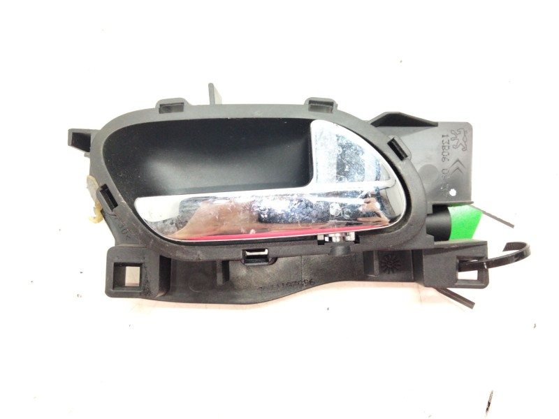 Recambio de maneta interior delantera derecha para peugeot 407 2.0 16v hdi fap referencia OEM IAM 96526177VD  