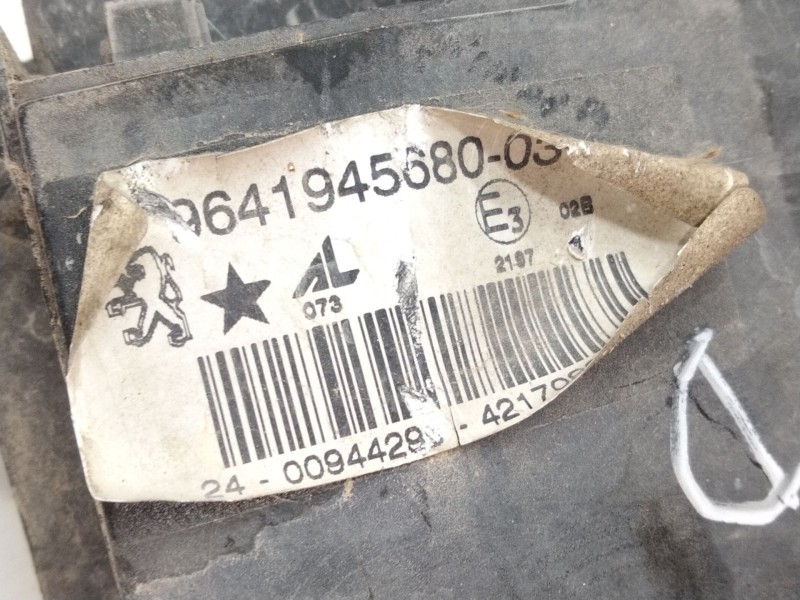 Recambio de faro antiniebla derecho para peugeot 407 2.0 16v hdi fap referencia OEM IAM 9642945680  