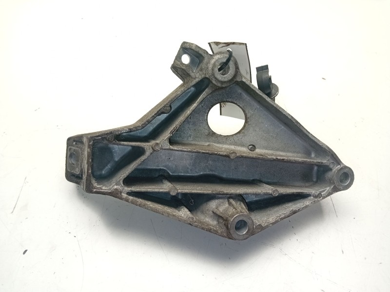 Recambio de soporte motor izquierdo inferior para bmw serie 1 cabrio (e88) referencia OEM IAM 2211677504101  