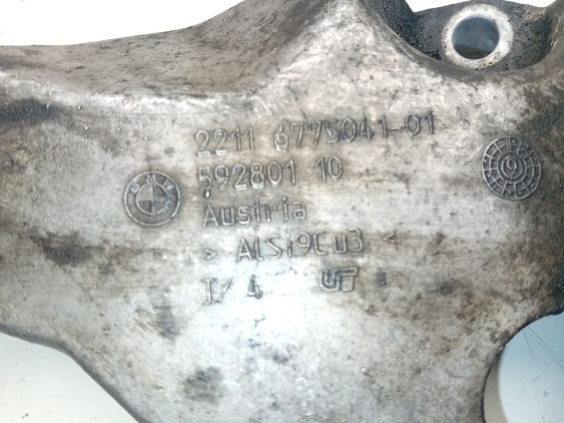 Recambio de soporte motor izquierdo superior para bmw serie 1 berlina (e81/e87) referencia OEM IAM 2211677504101  