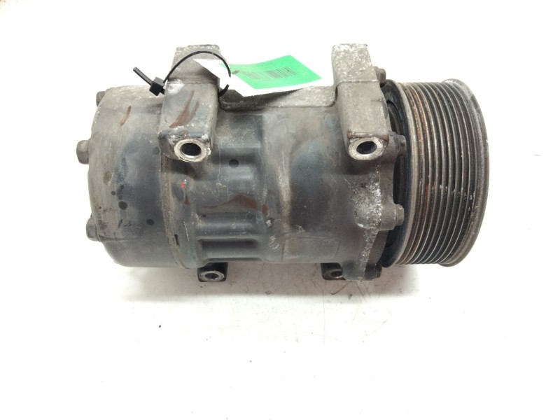 Recambio de compresor aire acondicionado para scania serie p/g/r (l-clase) referencia OEM IAM B709AS6  