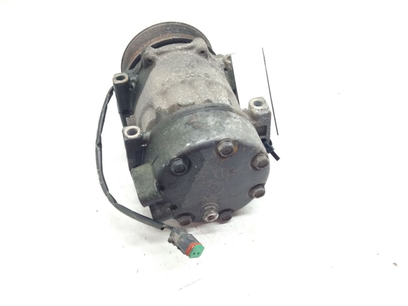 Recambio de compresor aire acondicionado para scania serie p/g/r (l-clase) referencia OEM IAM B709AS6  
