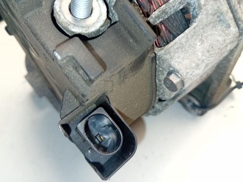 Recambio de alternador para bmw serie 5 touring (f11) referencia OEM IAM 2608669D  