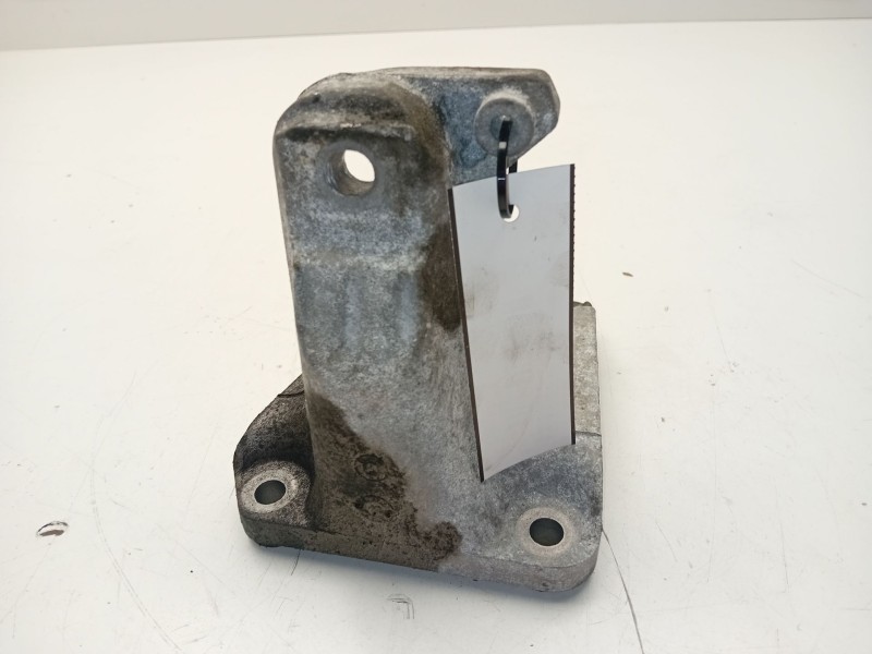 Recambio de soporte motor derecho superior para bmw x1 (e84) sdrive 20 d referencia OEM IAM 2211678861202  