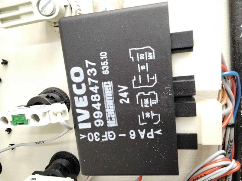 Recambio de caja control unidad de control para iveco referencia OEM IAM 99484737 0331801300 IVSP500368823