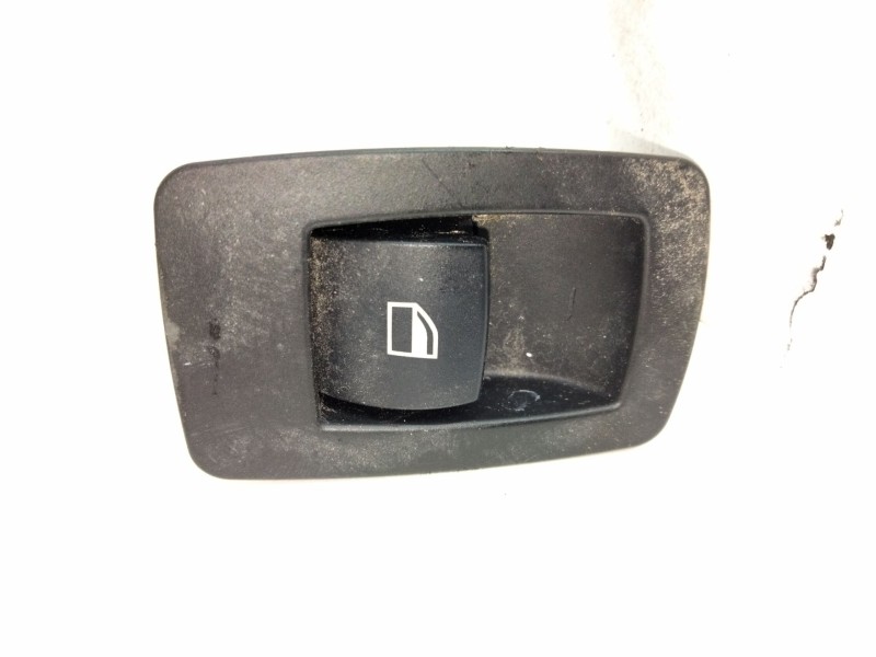 Recambio de mando elevalunas trasero derecho para bmw serie 3 touring (e91) 318d referencia OEM IAM 6945874  