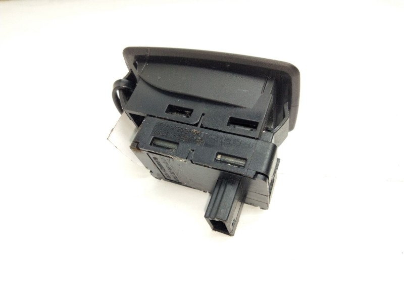 Recambio de mando elevalunas delantero derecho para bmw serie 3 touring (e91) 318d referencia OEM IAM 6945874  