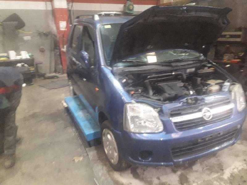 opel agila del año 2004