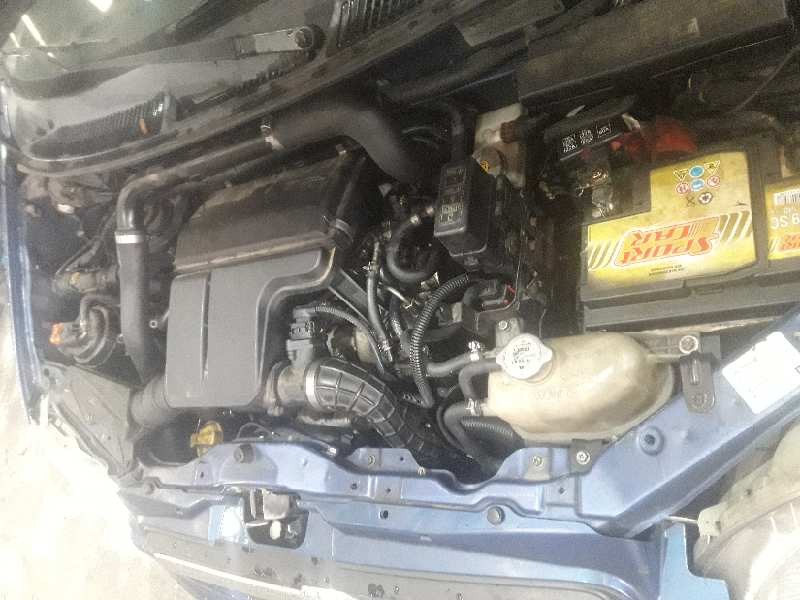 opel agila del año 2004