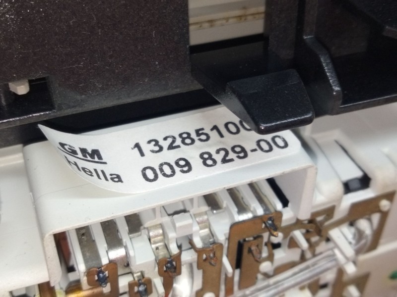 Recambio de luz interior para opel insignia sports tourer sport referencia OEM IAM 13285100  