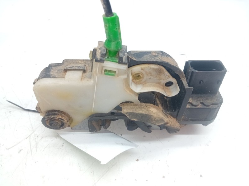 Recambio de cerradura puerta trasera derecha para opel insignia sports tourer sport referencia OEM IAM 1353808  