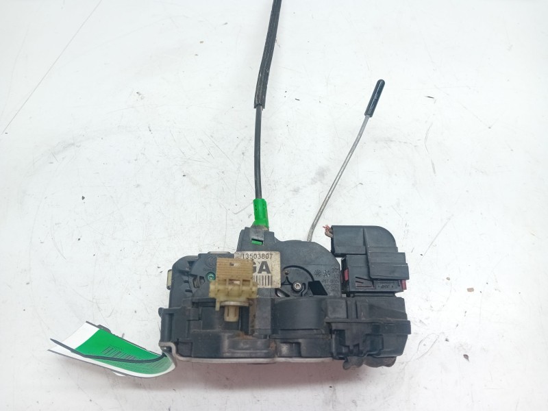 Recambio de cerradura puerta trasera izquierda para opel insignia sports tourer sport referencia OEM IAM 13503807  