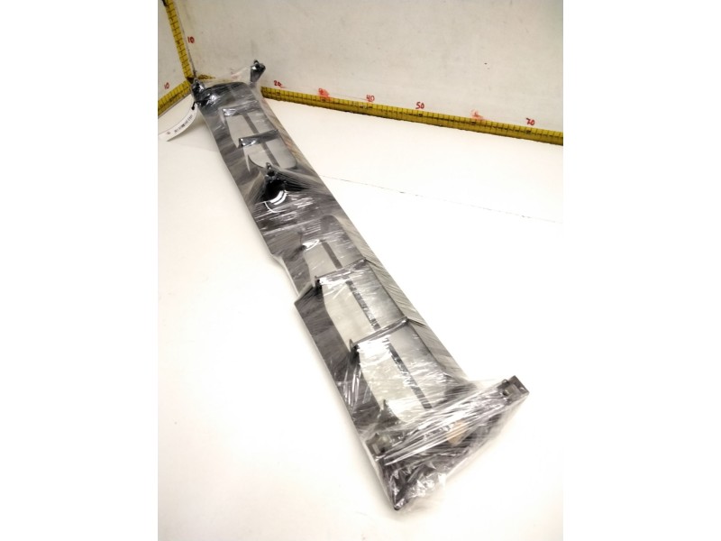 Recambio de rejilla delantera para nissan terrano ii (r20) 2.7 td 4wd referencia OEM IAM 623100F000B1  049007