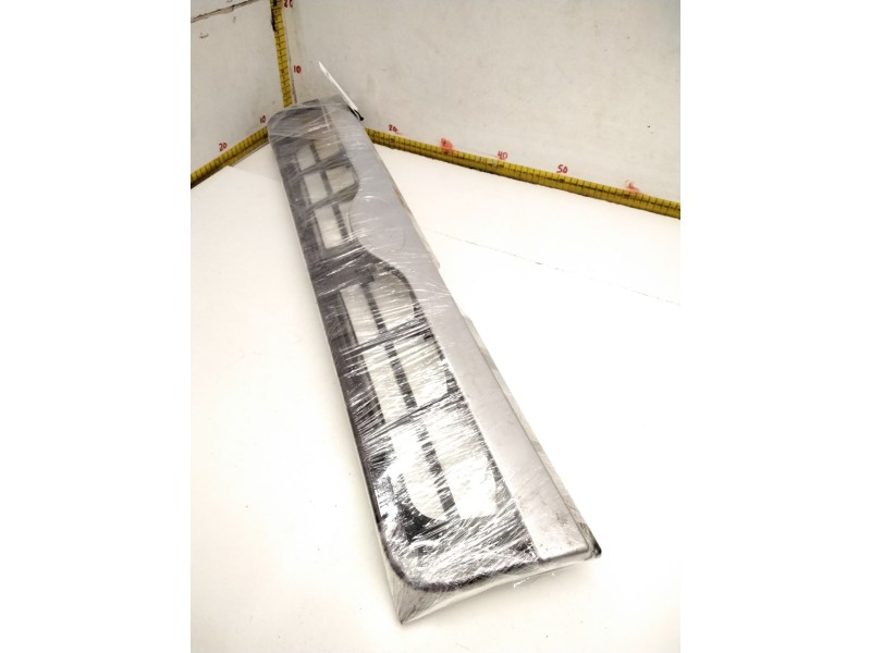 Recambio de rejilla delantera para ford maverick (uds, uns) 2.7 td referencia OEM IAM 623100F100  049008