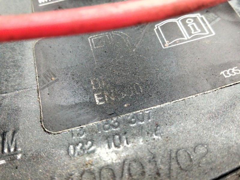 Recambio de tapa exterior combustible para opel corsa d selective referencia OEM IAM 13183307  