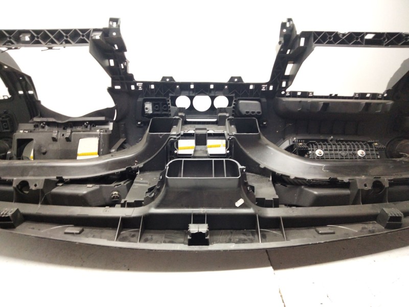 Recambio de salpicadero para nissan nv400 pritsche doppelkabine 2.3 dci diesel cat referencia OEM IAM   