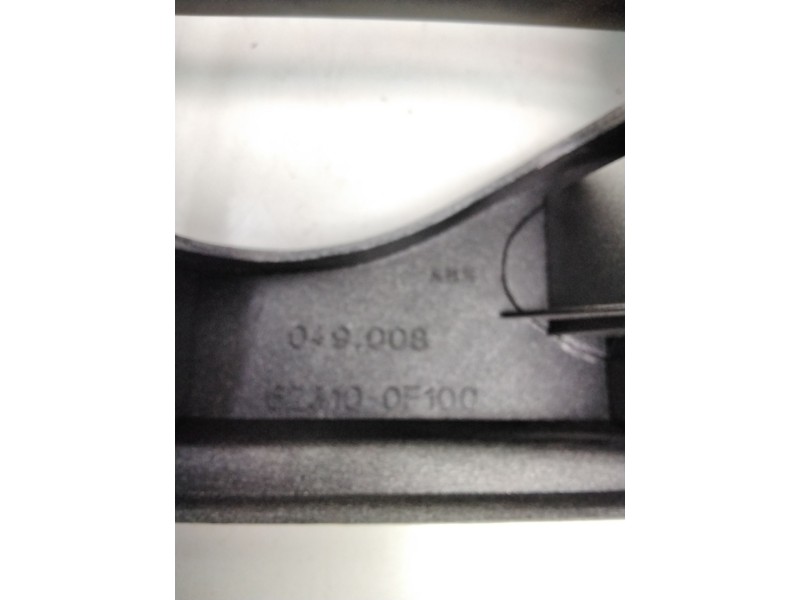 Recambio de rejilla delantera para ford maverick (uds, uns) 2.4 i (uds) referencia OEM IAM 623100F100 GRANATE 049008