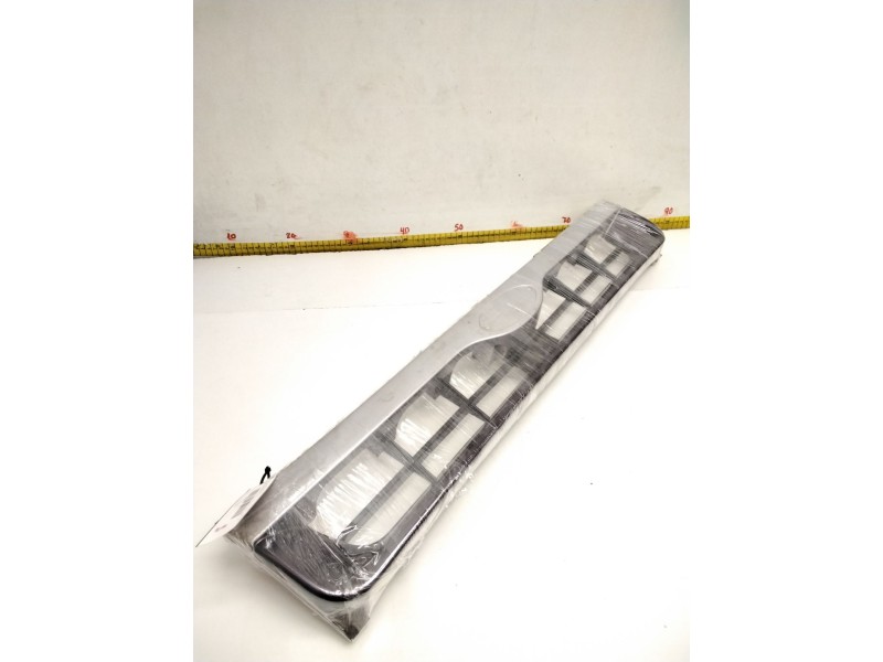 Recambio de rejilla delantera para ford maverick (uds, uns) 2.4 i (uds) referencia OEM IAM 623100F100 GRANATE 049008