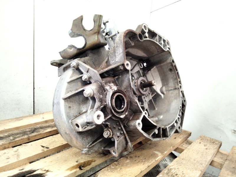 Recambio de caja cambios para opel corsa d selective referencia OEM IAM 55575539 BAC 