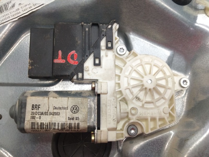 Recambio de elevalunas trasero derecho para seat leon (1m1) signo referencia OEM IAM 1M1551557  