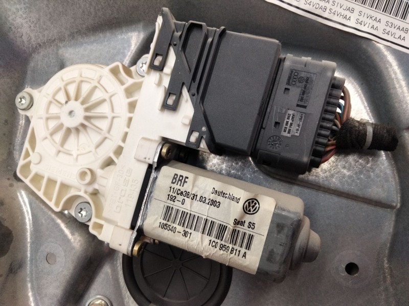 Recambio de elevalunas trasero izquierdo para seat leon (1m1) signo referencia OEM IAM 1M1661557  