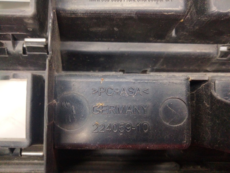 Recambio de rejilla delantera para mini mini countryman (r60) cooper d referencia OEM IAM 9807711  