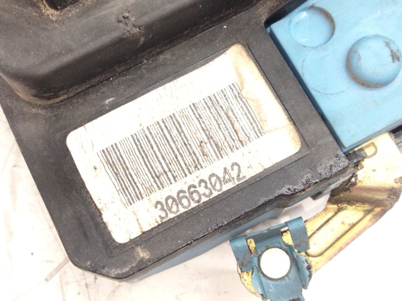 Recambio de cerradura puerta delantera derecha para volvo s60 berlina d5 referencia OEM IAM 30663042  