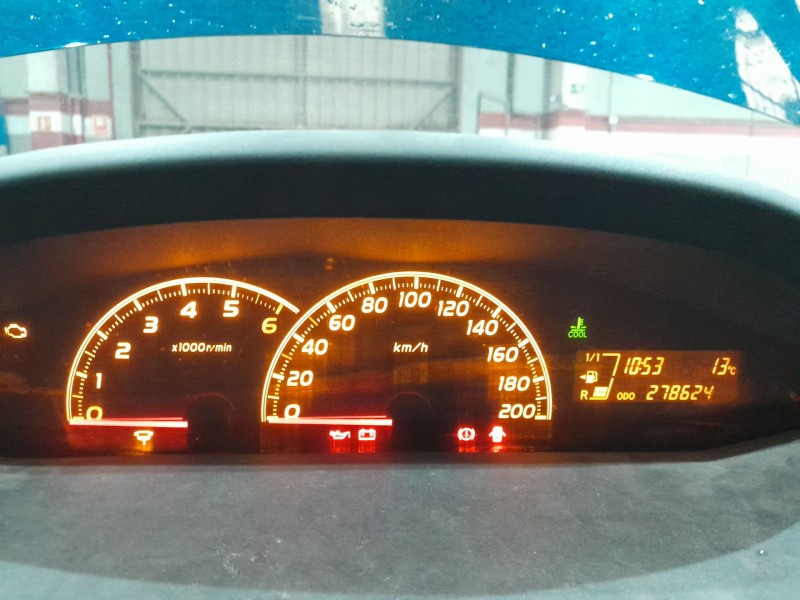 toyota yaris (_p13_) del año 2010