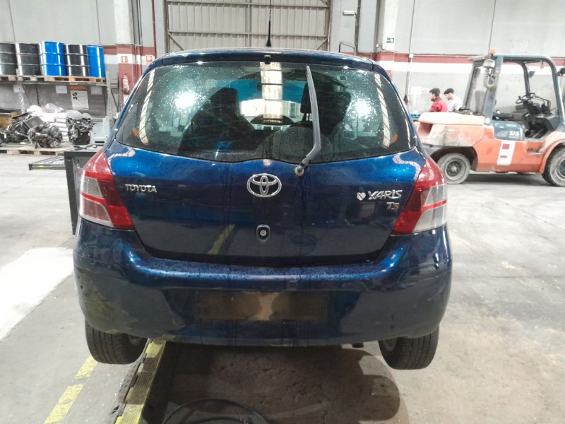 toyota yaris (_p13_) del año 2010