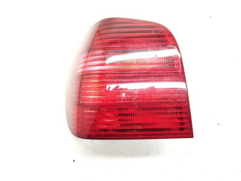 Recambio de piloto trasero izquierdo para volkswagen polo berlina (6n1) 1.4 referencia OEM IAM 6N0945257B  