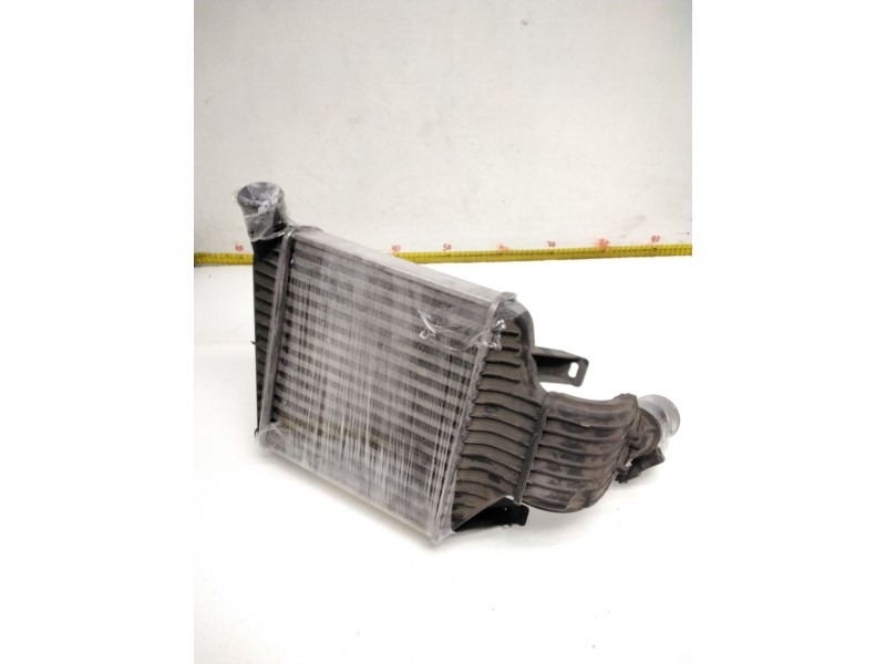 Recambio de intercooler para opel astra h berlina cosmo referencia OEM IAM 13161078  