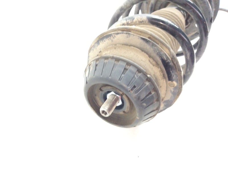 Recambio de amortiguador delantero derecho para toyota yaris (_p13_) 1.4 d (nlp130_) referencia OEM IAM   