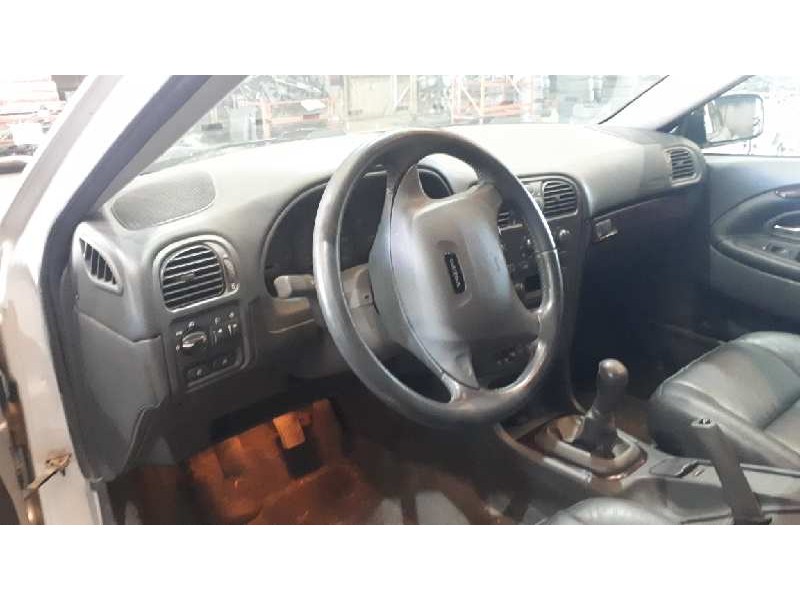 volvo s40 berlina del año 2000