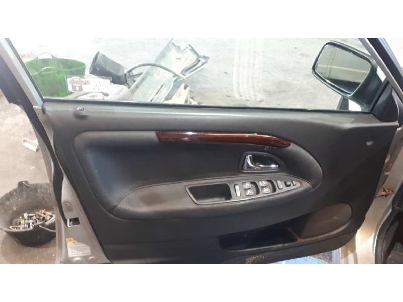 volvo s40 berlina del año 2000