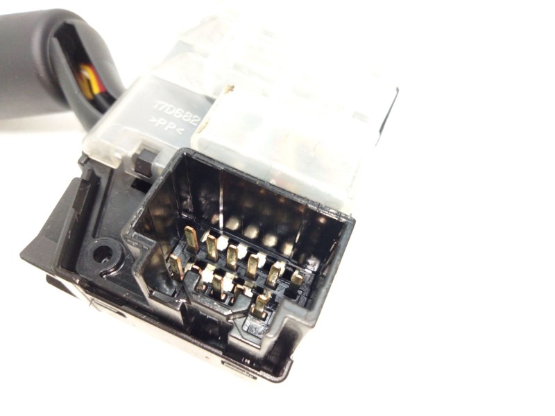 Recambio de mando limpia para mazda 3 berlina (bk) 2.0 crtd active+ referencia OEM IAM 17D682  