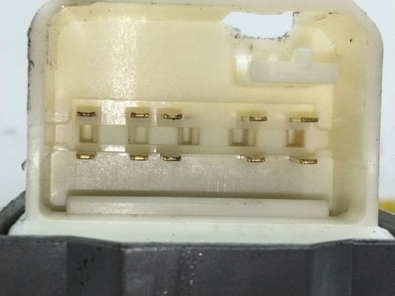 Recambio de mando elevalunas delantero izquierdo para toyota yaris (_p13_) 1.4 d (nlp130_) referencia OEM IAM 742320D110  