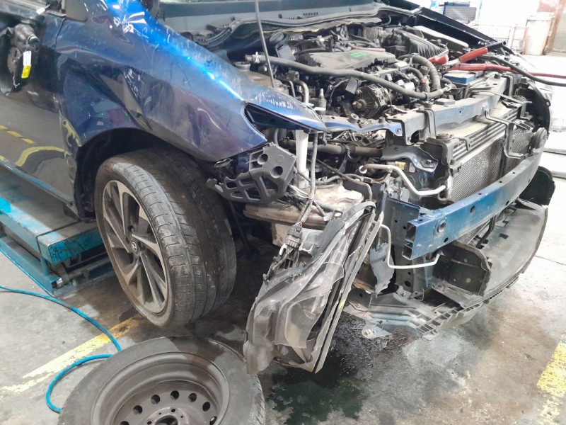 toyota auris del año 2015