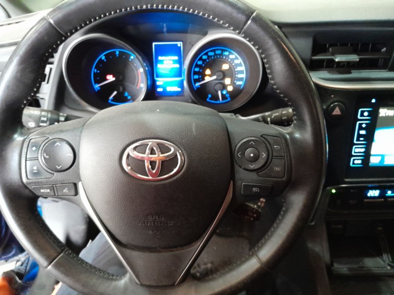 toyota auris del año 2015