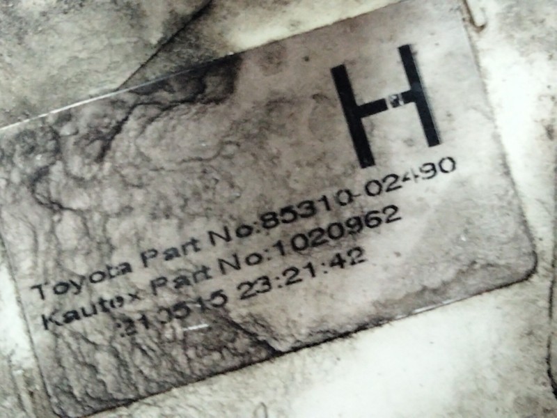 Recambio de deposito limpia para toyota auris referencia OEM IAM 8531002490  