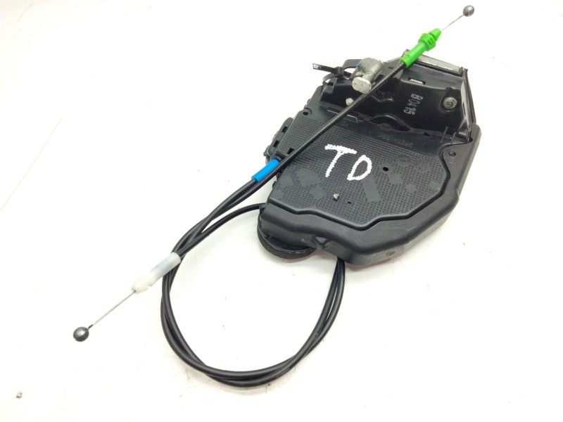 Recambio de cerradura puerta trasera derecha para toyota auris referencia OEM IAM   